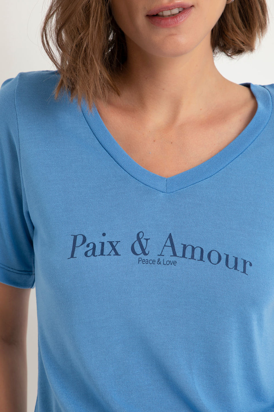 Camiseta Paix & Amour Azul Claro