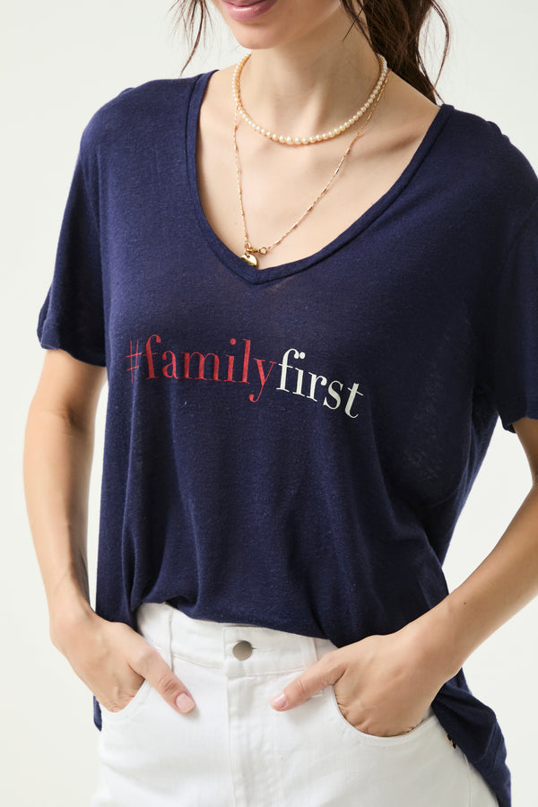 Camiseta Family First