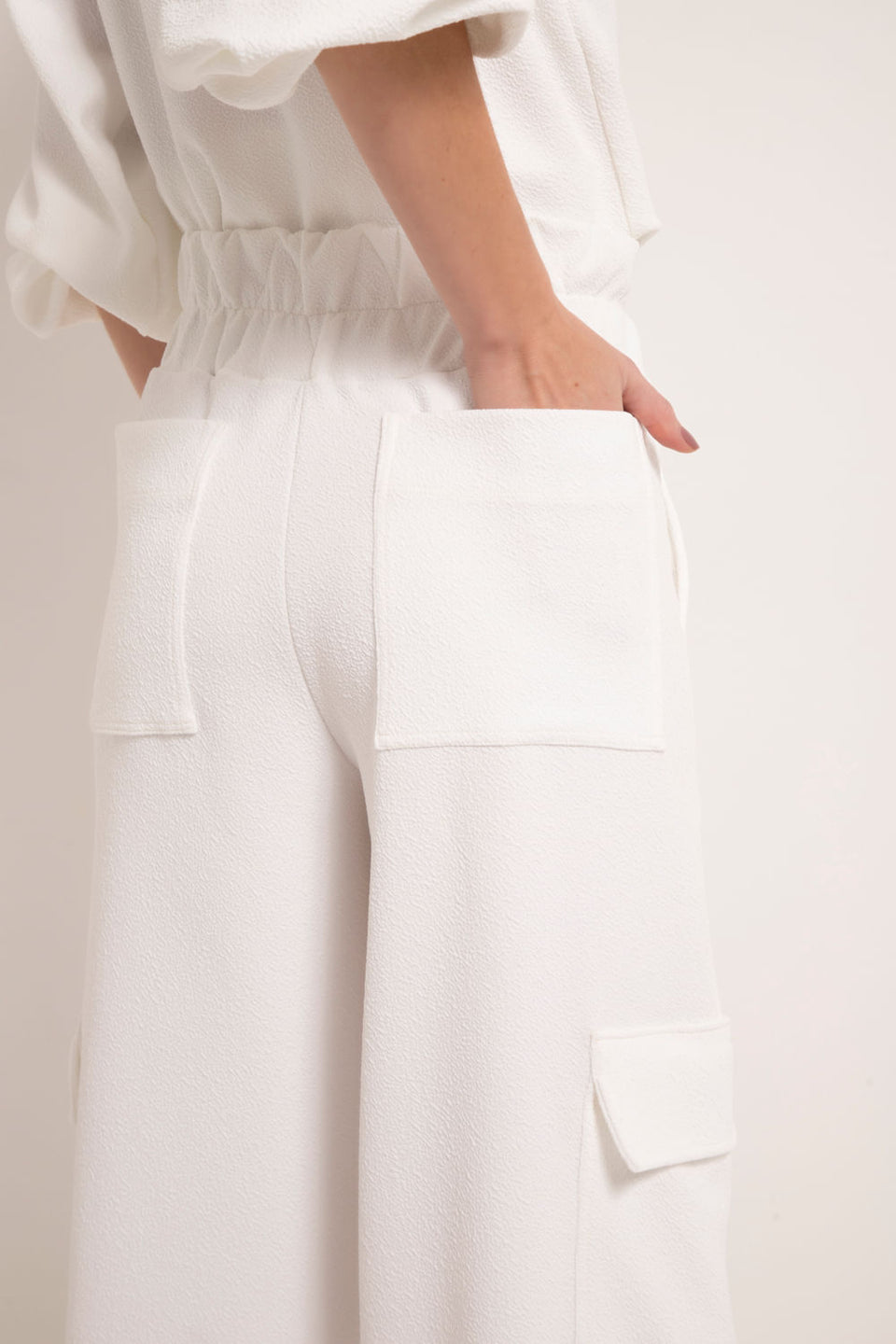 Calça Cargo Pantalona New Crepe Branco