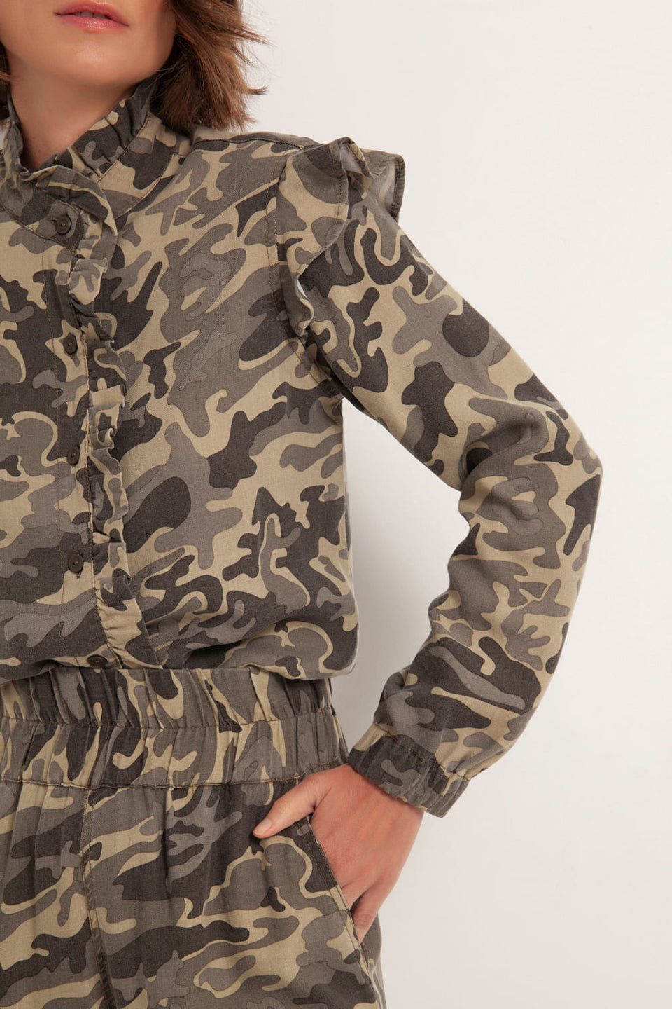 Camisa Tencel Babado Camuflada