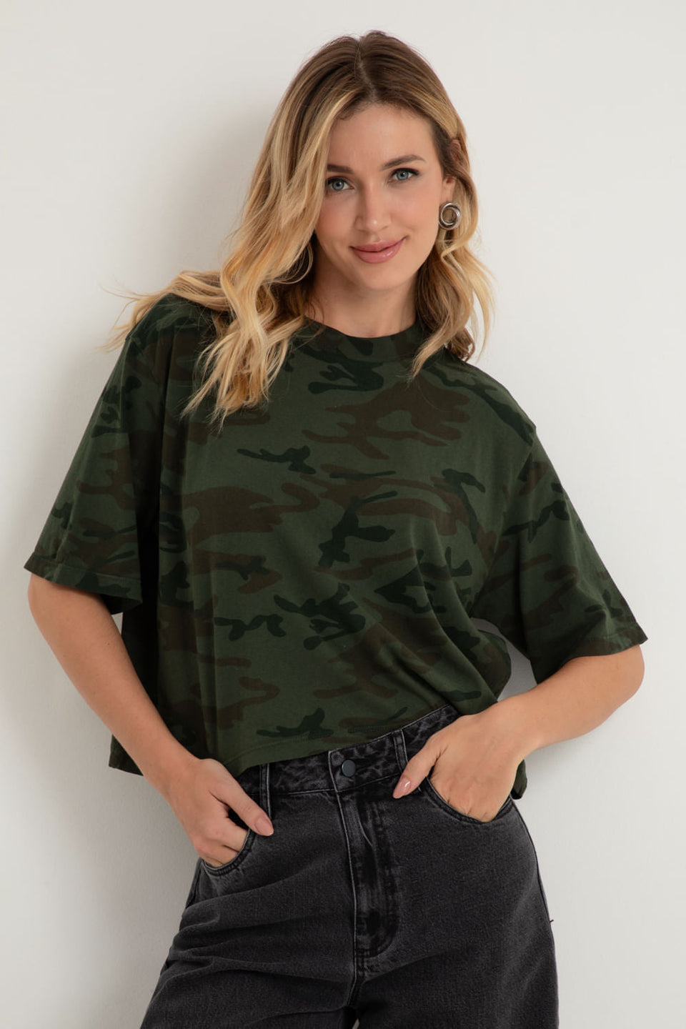 Camiseta Cropped Camuflado