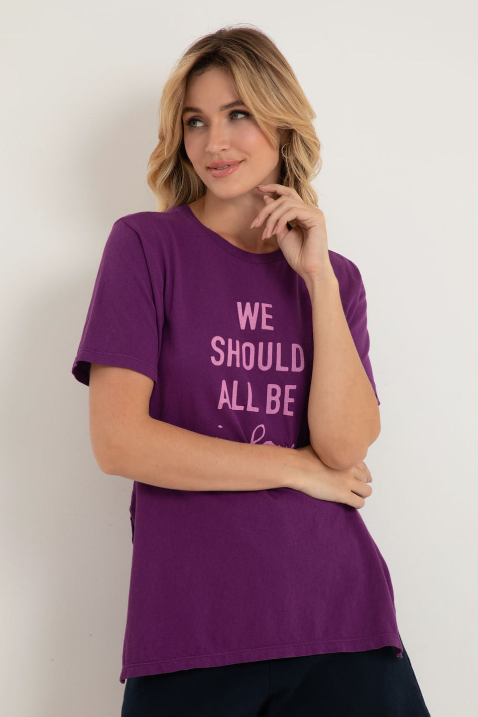 Camiseta  We Should All Be In Love